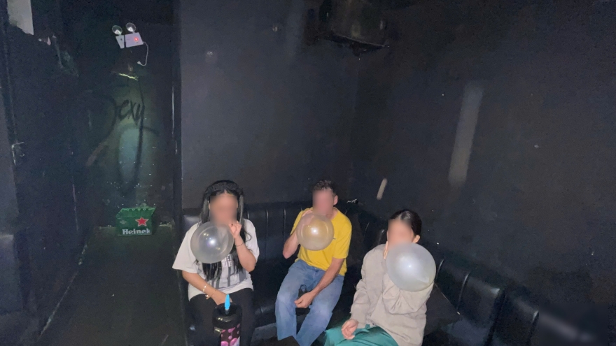 Triệt phá 2 chuyên án buôn bán khí cười tại TP.HCM